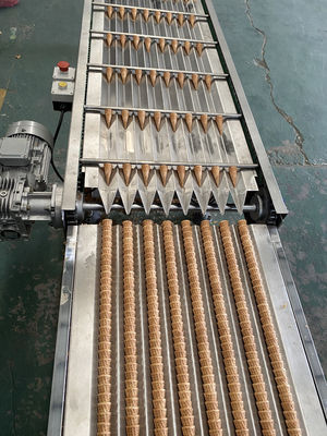 380V 16 किग्रा / एच 135 मिमी आइसक्रीम कोन उत्पादन लाइन